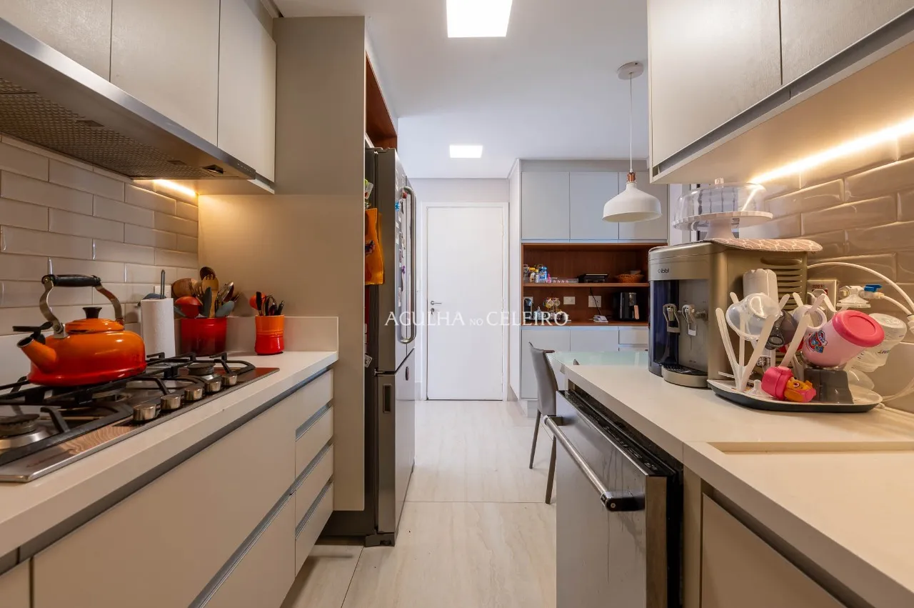 Apartamento reformado à venda em ótima rua no Itaim Bibi – AP4886