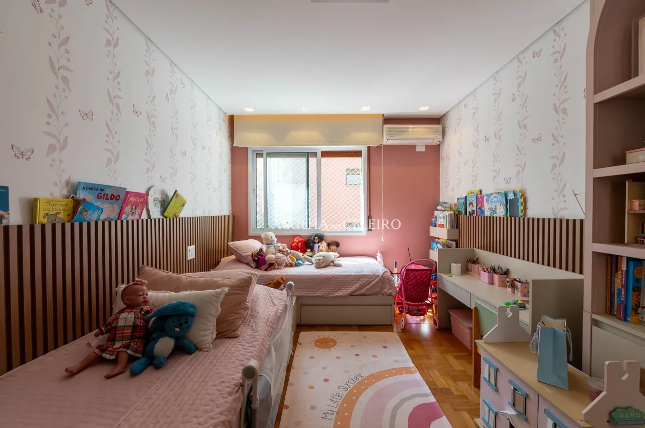 Apartamento reformado à venda em ótima rua no Itaim Bibi – AP4886