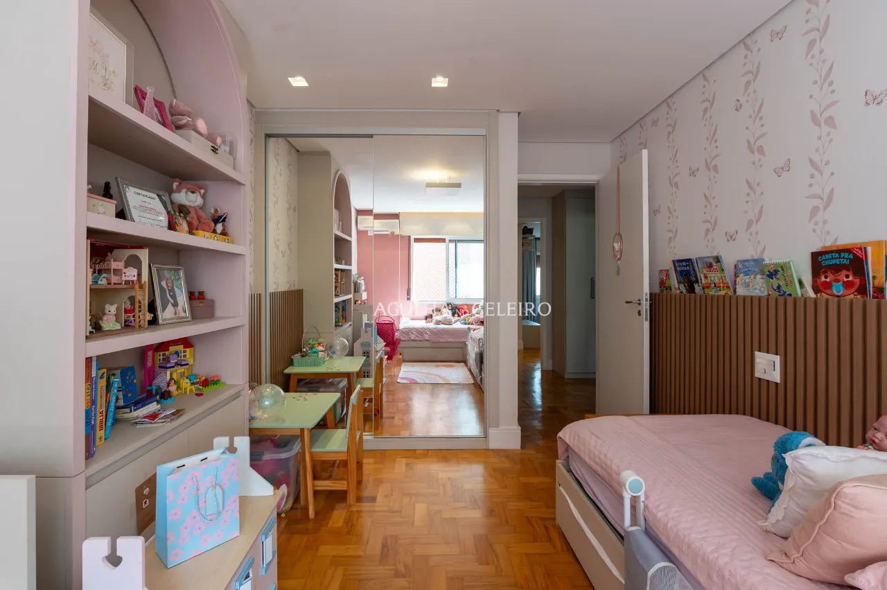 Apartamento reformado à venda em ótima rua no Itaim Bibi – AP4886