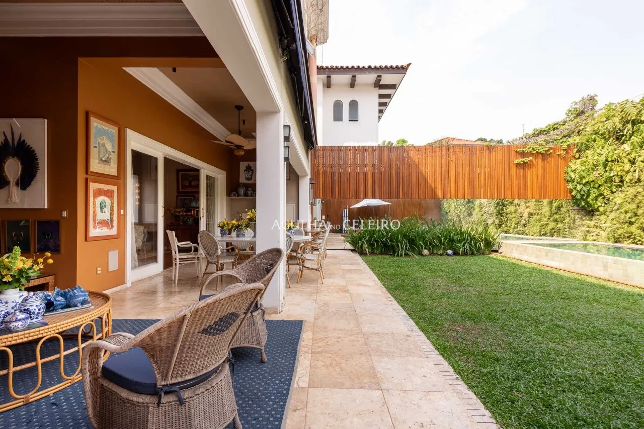 Casa com projeto Bi Crisóstomo e décor de Sig Bergamin no Jardim Europa – CA1012