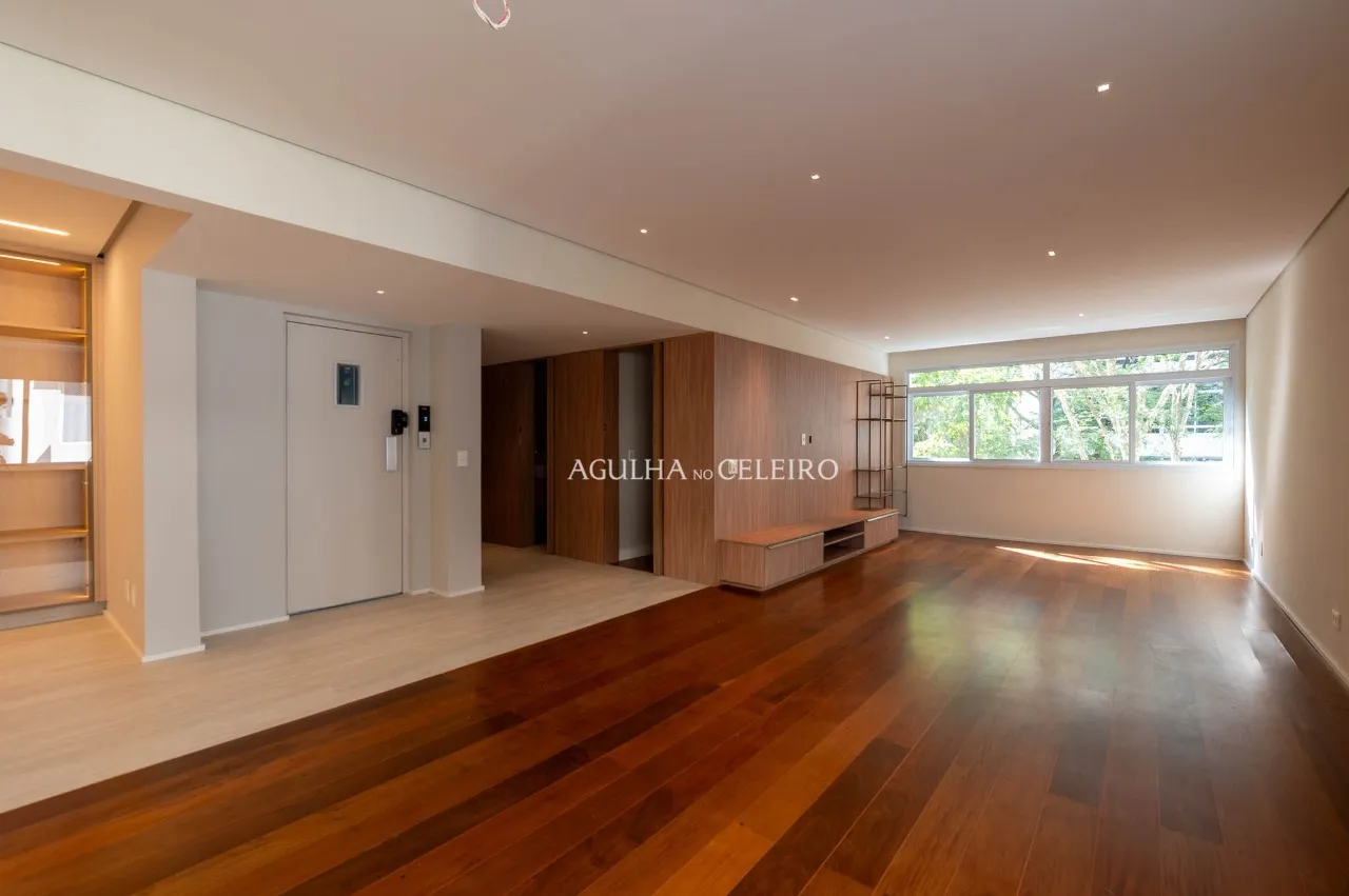 Apartamento totalmente reformado e com localização fantástica à venda no Jardim América. – 12396