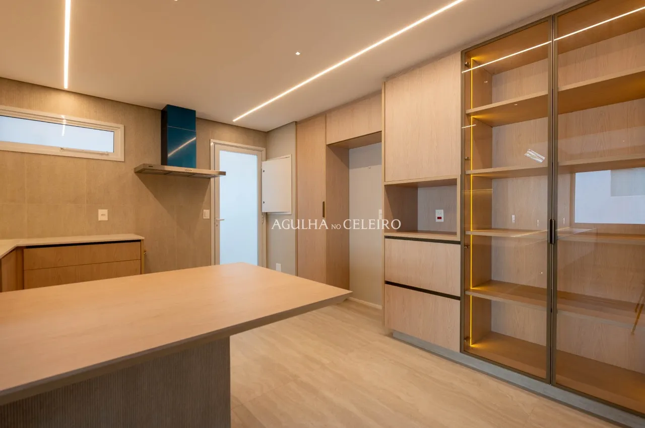 Apartamento totalmente reformado e com localização fantástica à venda no Jardim América. – 12396