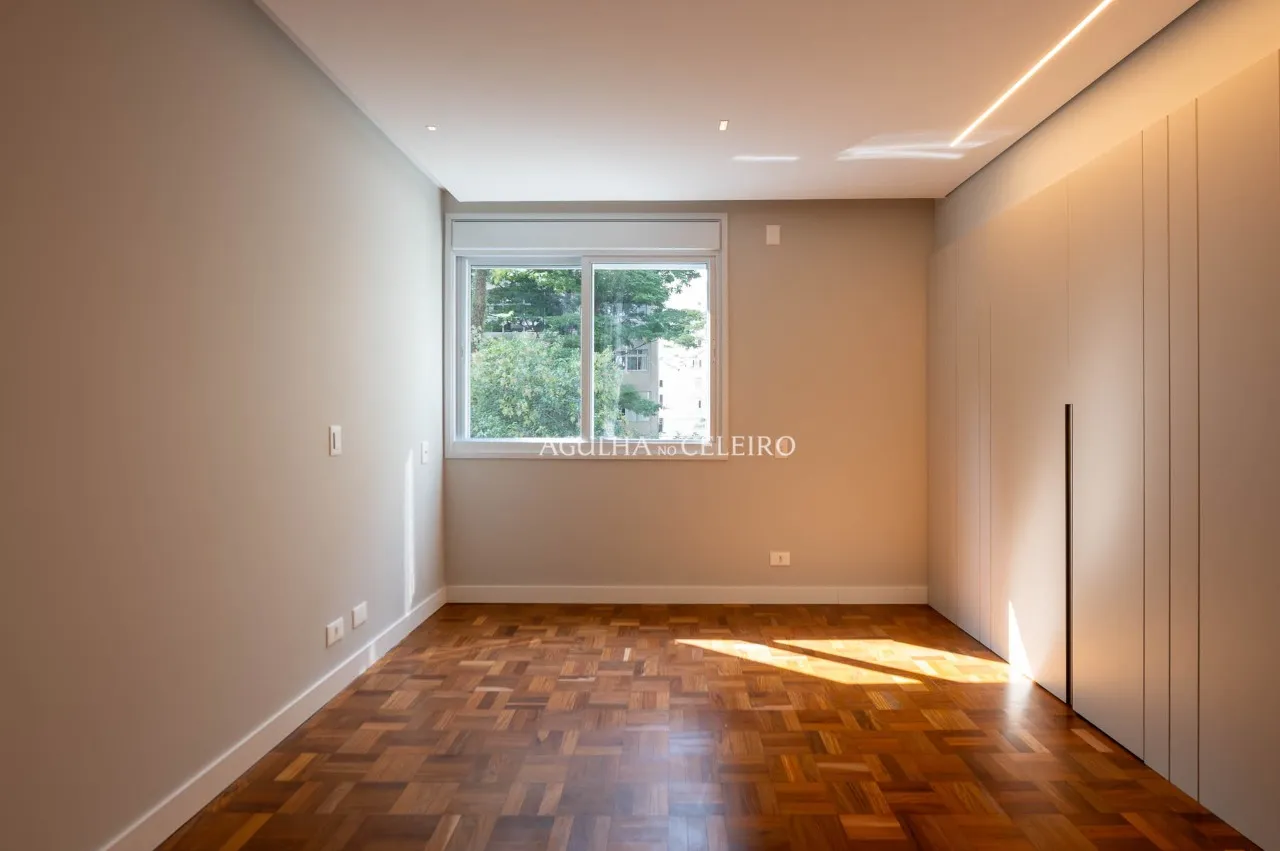 Apartamento totalmente reformado e com localização fantástica à venda no Jardim América. – 12396