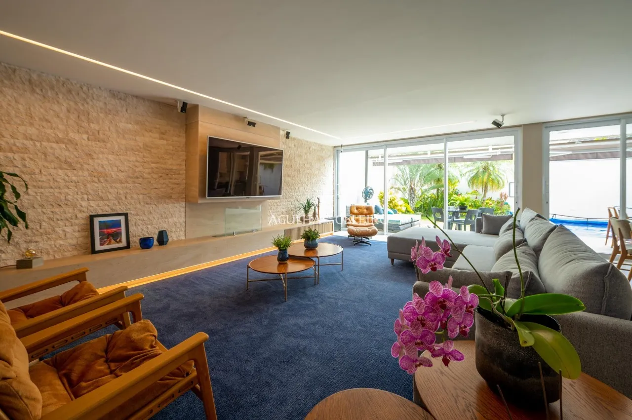 Casa com living externo e piscina à venda no Brooklin – 12523