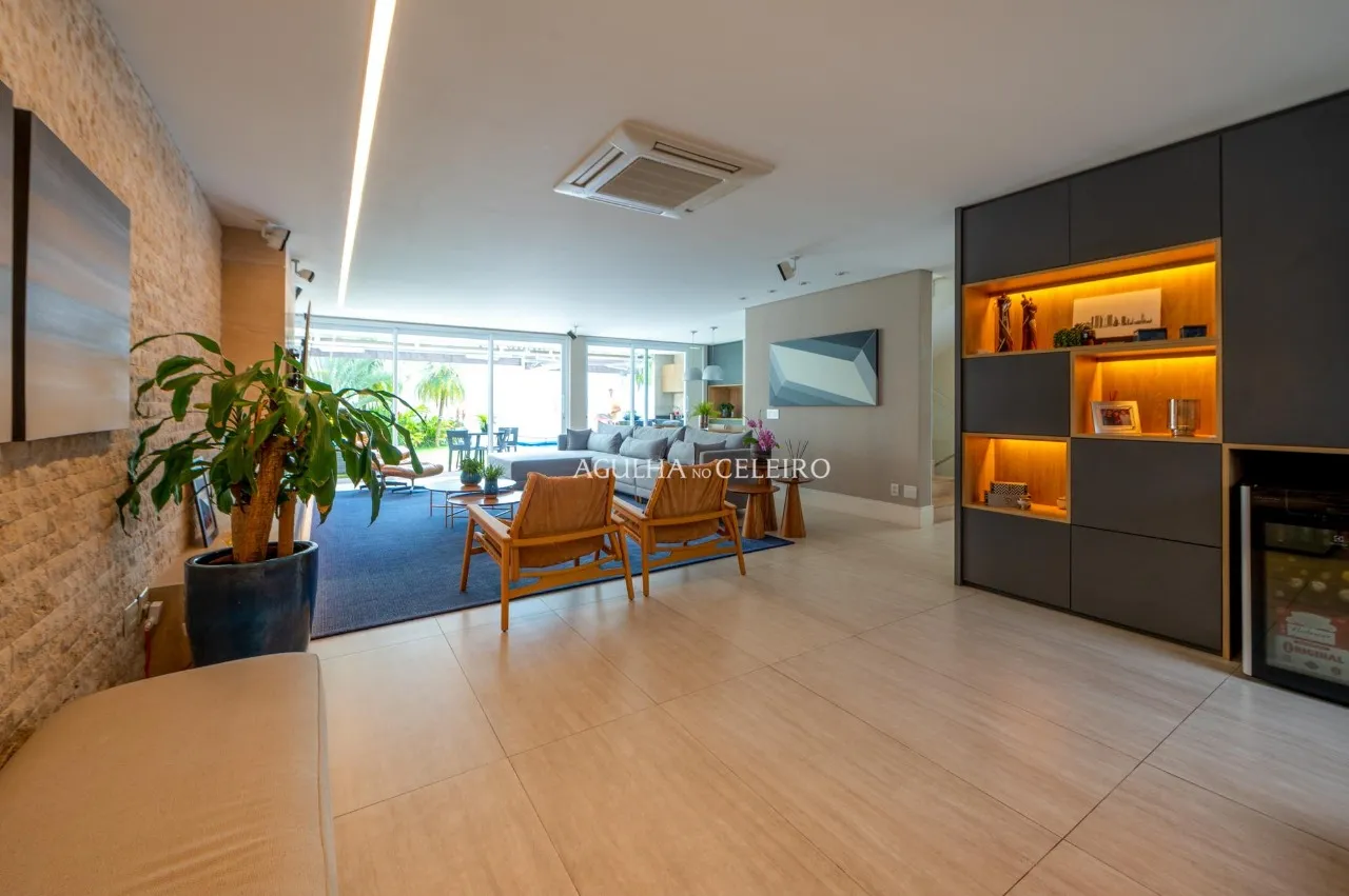 Casa com living externo e piscina à venda no Brooklin – 12523
