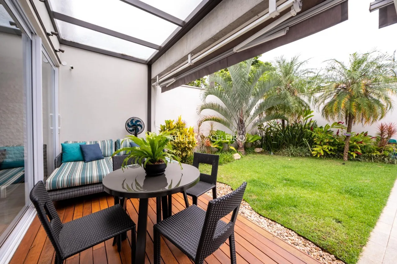 Casa com living externo e piscina à venda no Brooklin – 12523