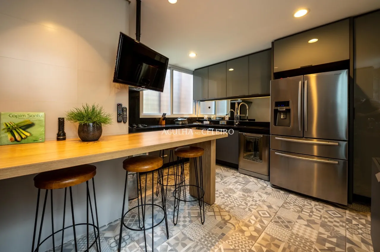 Casa com living externo e piscina à venda no Brooklin – 12523