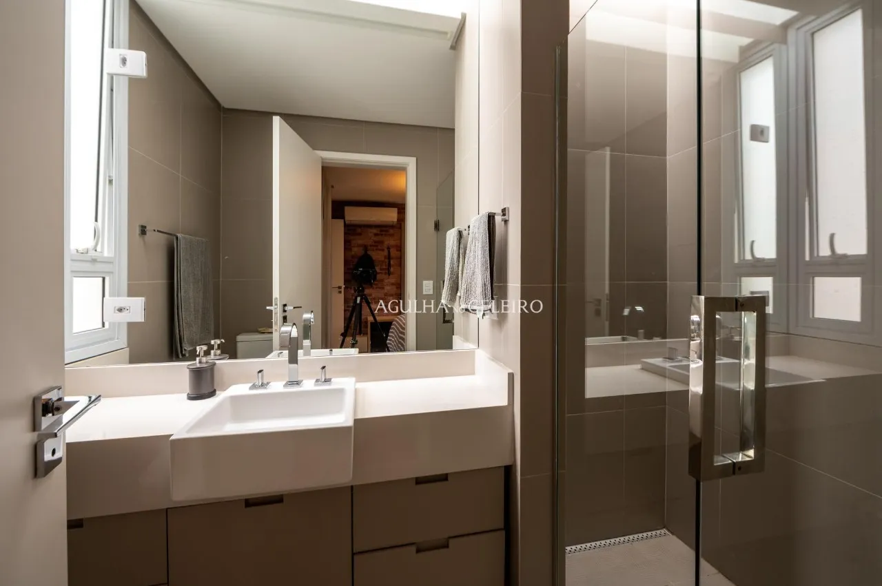 Casa com living externo e piscina à venda no Brooklin – 12523