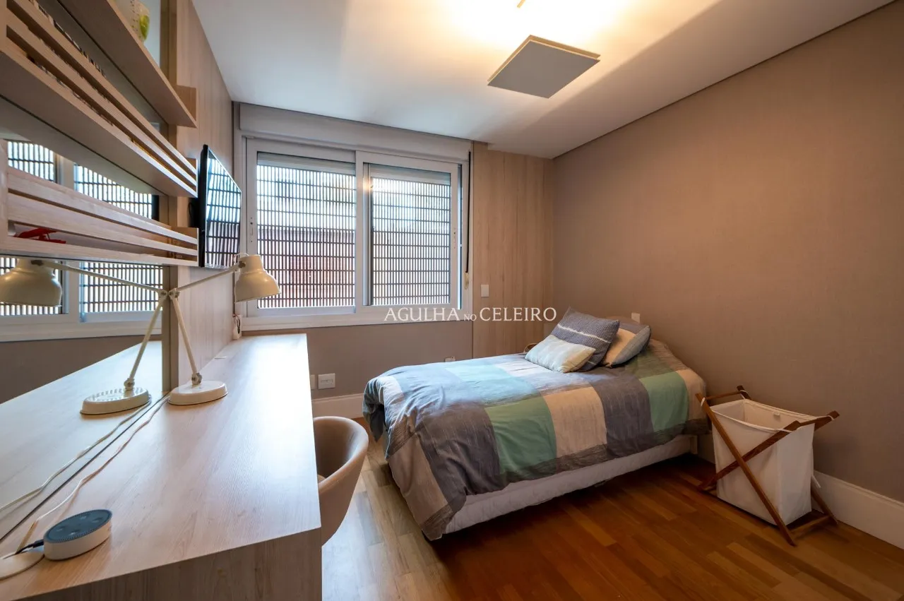 Casa com living externo e piscina à venda no Brooklin – 12523