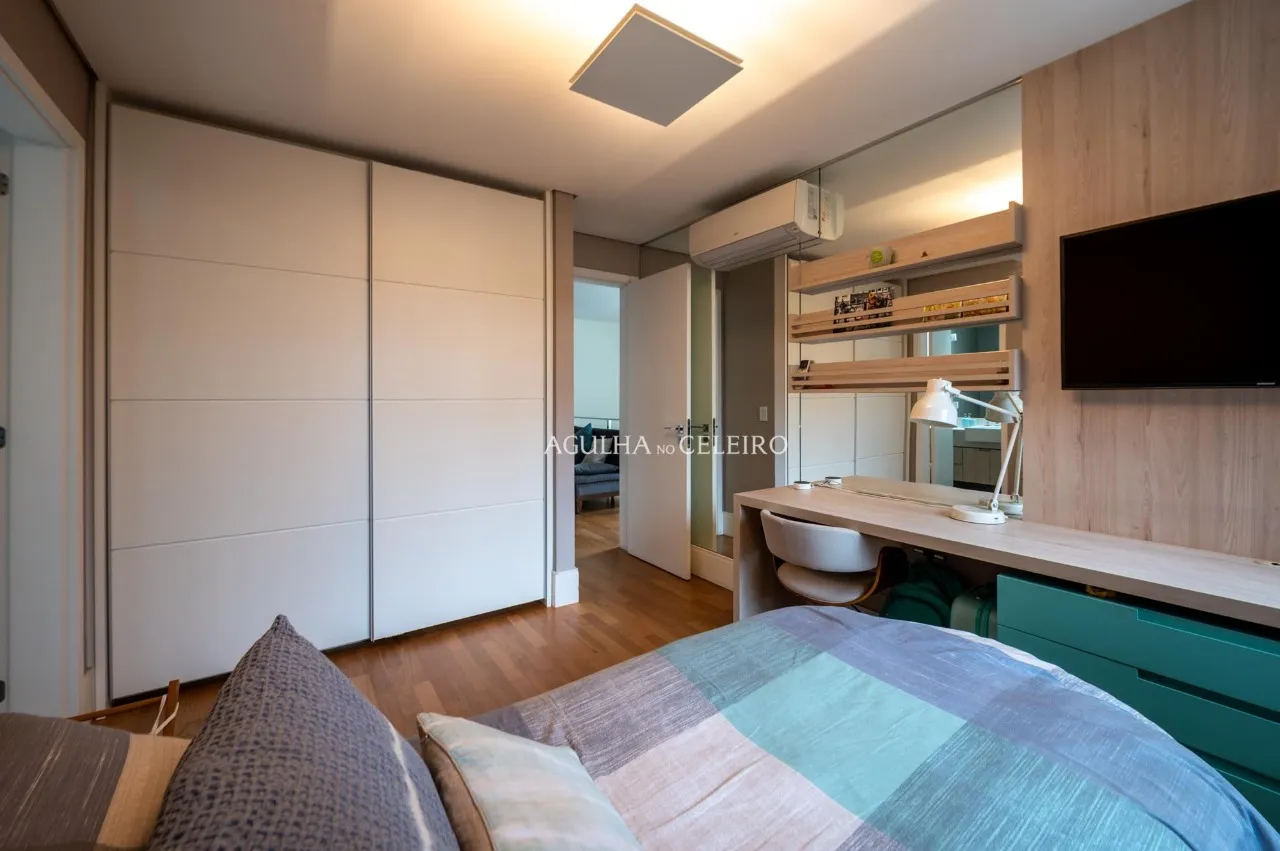 Casa com living externo e piscina à venda no Brooklin – 12523