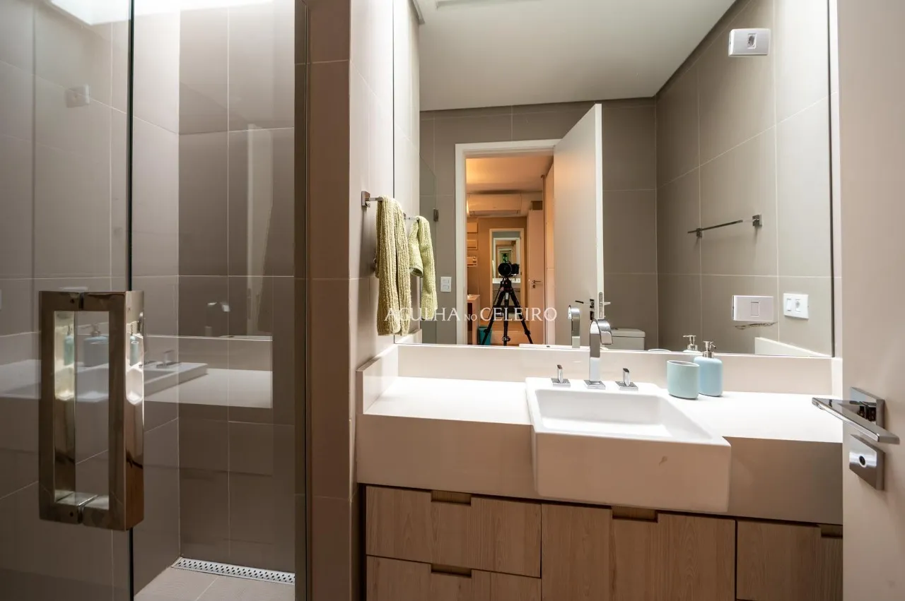 Casa com living externo e piscina à venda no Brooklin – 12523