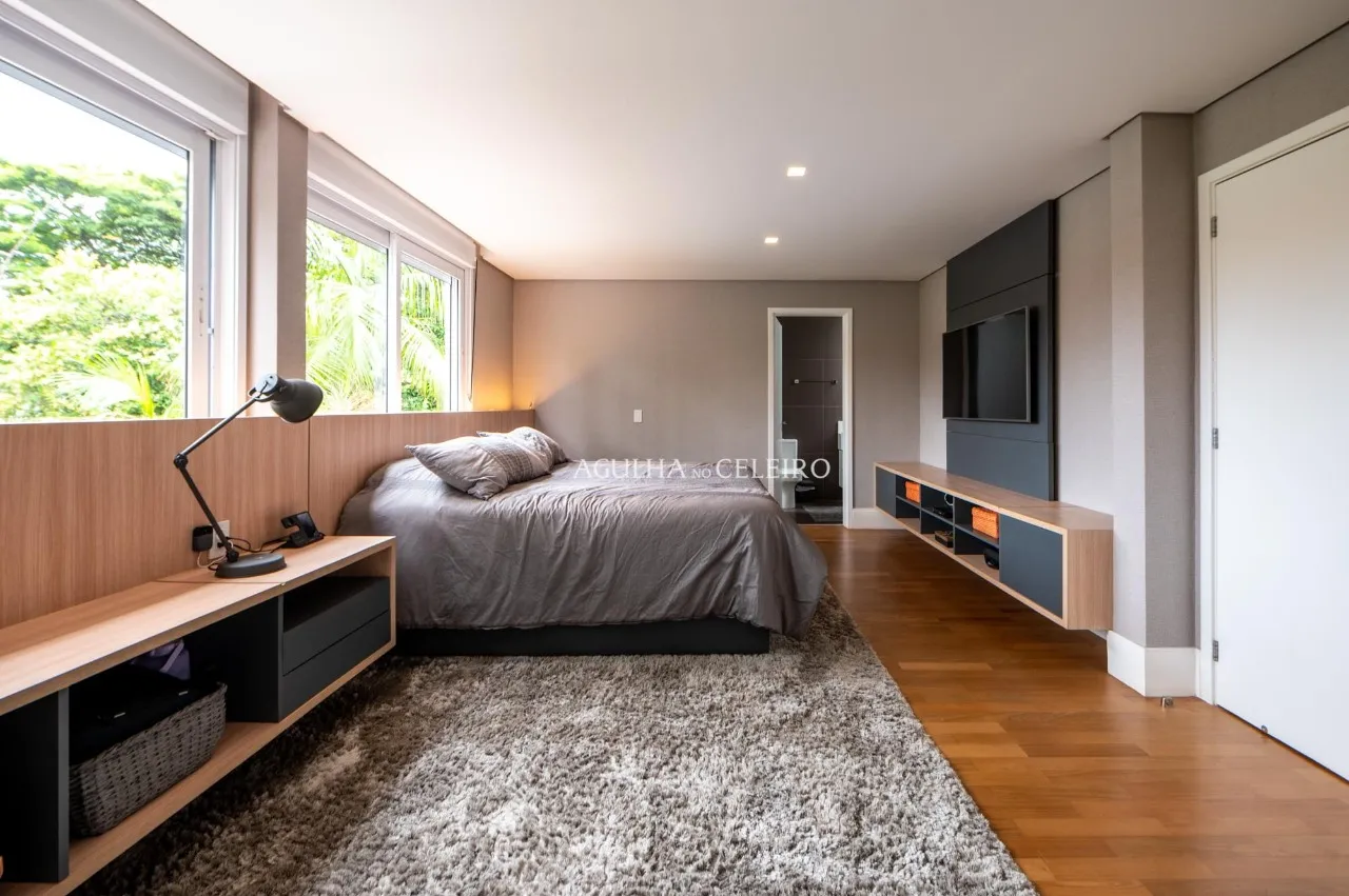 Casa com living externo e piscina à venda no Brooklin – 12523