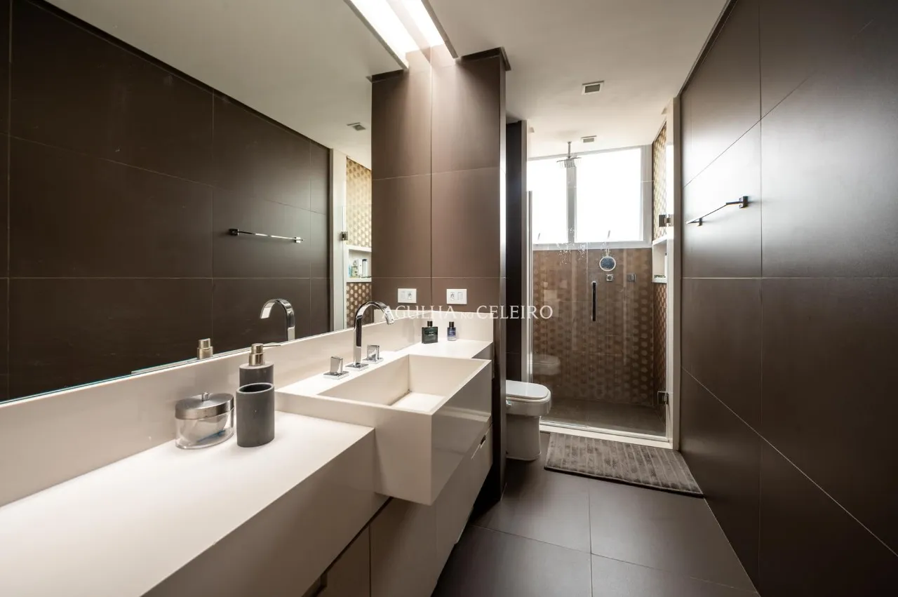 Casa com living externo e piscina à venda no Brooklin – 12523