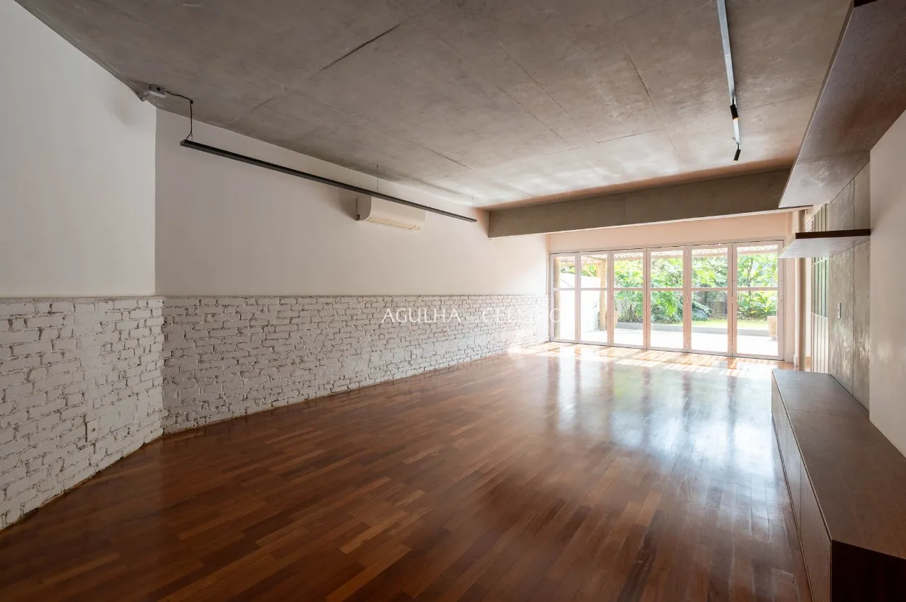 Apartamento com ares de casa à venda na Vila Madalena – 16603