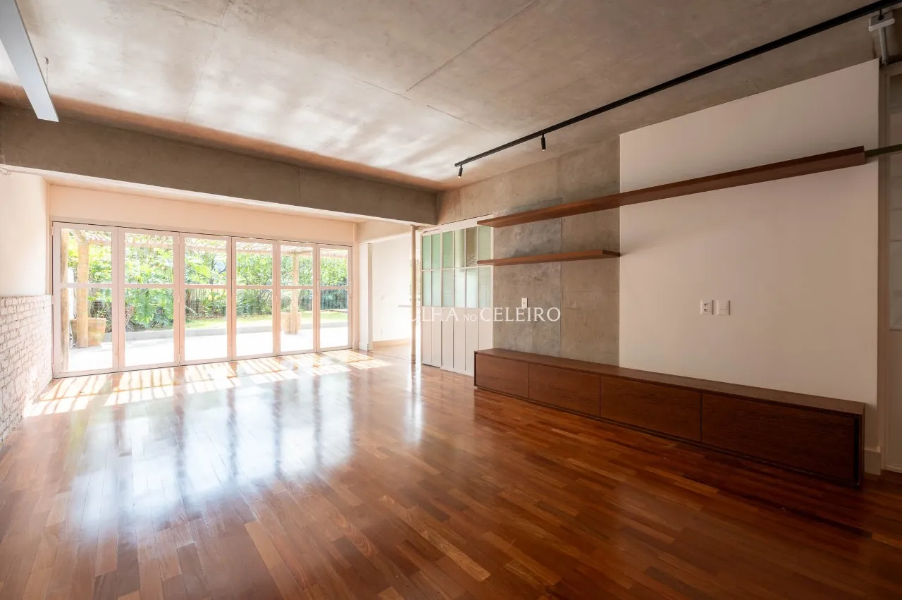 Apartamento com ares de casa à venda na Vila Madalena – 16603