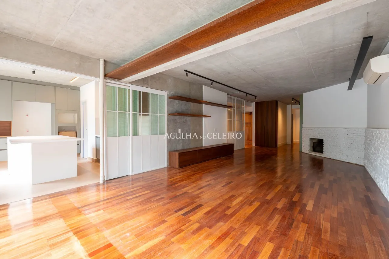 Apartamento com ares de casa à venda na Vila Madalena – 16603