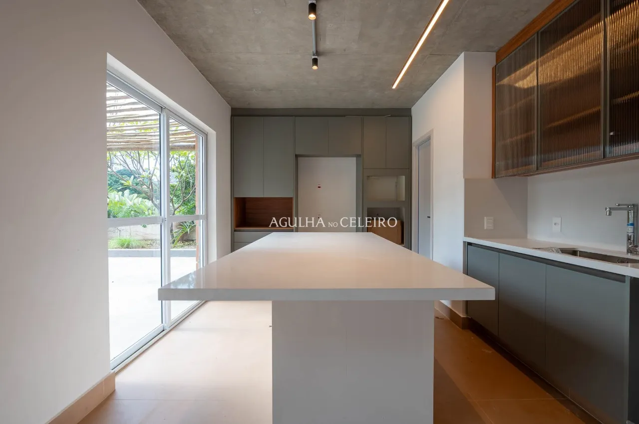 Apartamento com ares de casa à venda na Vila Madalena – 16603