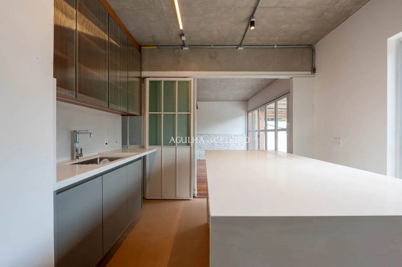 Apartamento com ares de casa à venda na Vila Madalena – 16603