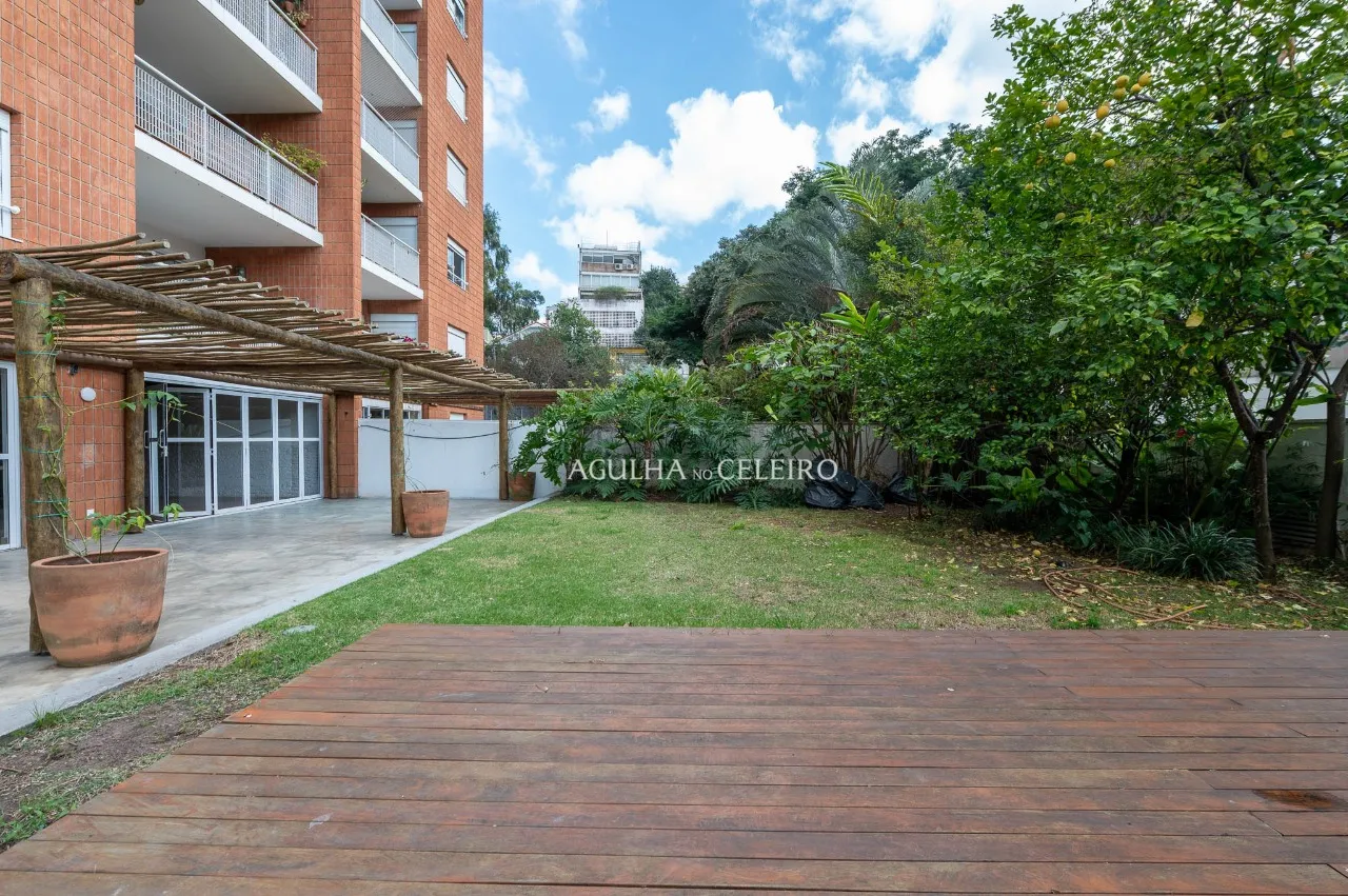 Apartamento com ares de casa à venda na Vila Madalena – 16603