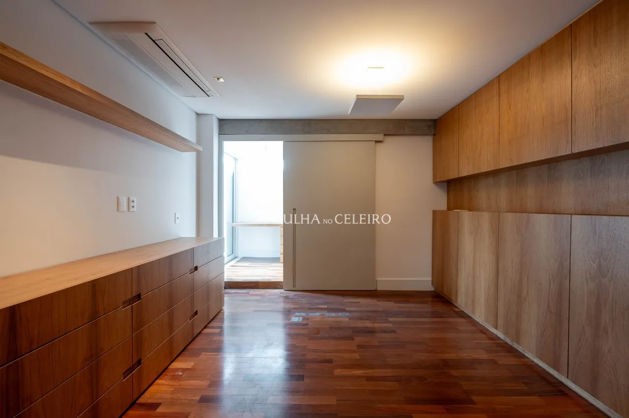 Apartamento com ares de casa à venda na Vila Madalena – 16603