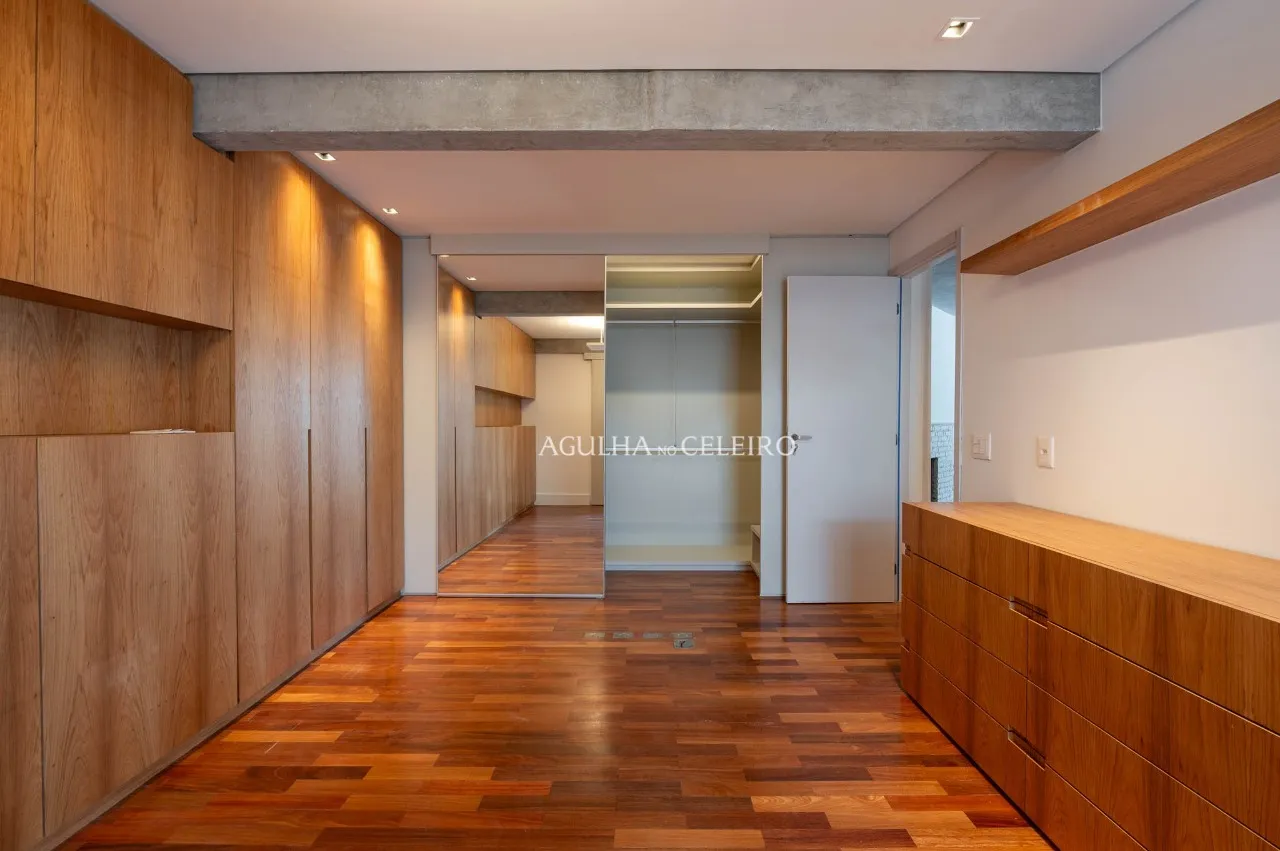 Apartamento com ares de casa à venda na Vila Madalena – 16603