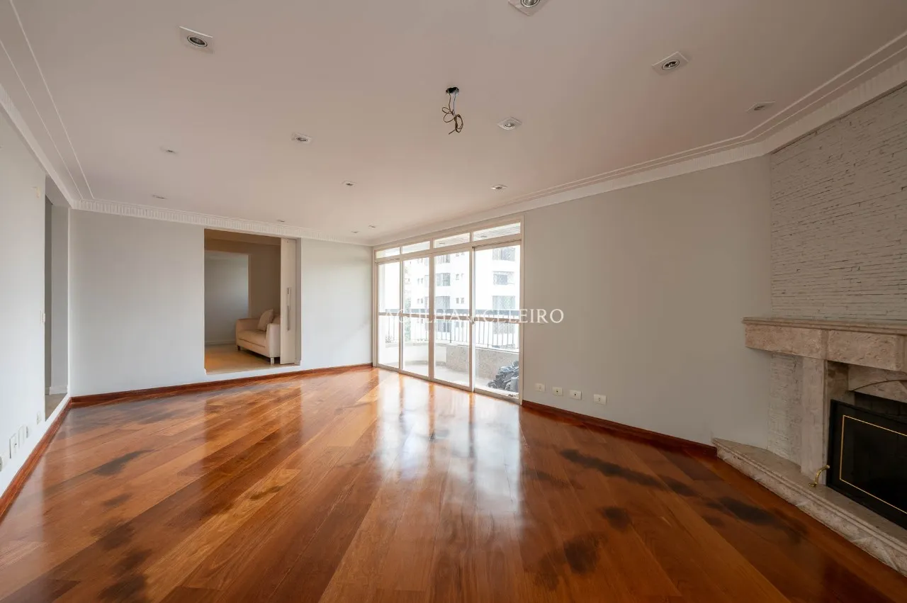 Apartamento espaçoso à venda no Itaim Bibi – 18816