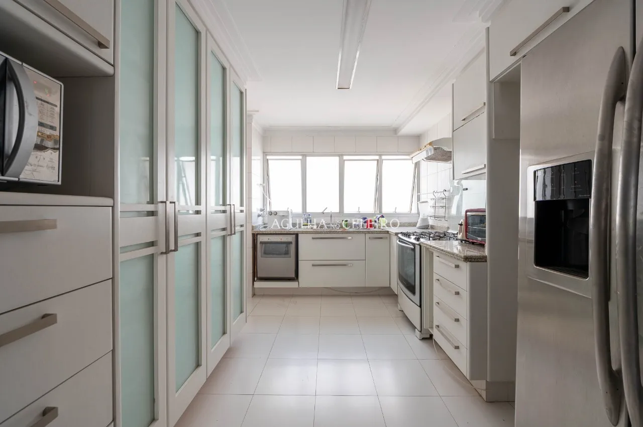Apartamento espaçoso à venda no Itaim Bibi – 18816