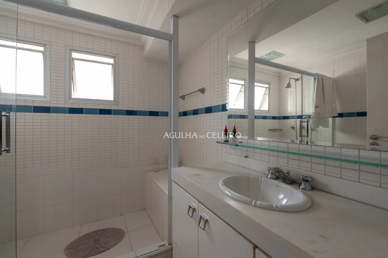 Apartamento espaçoso à venda no Itaim Bibi – 18816