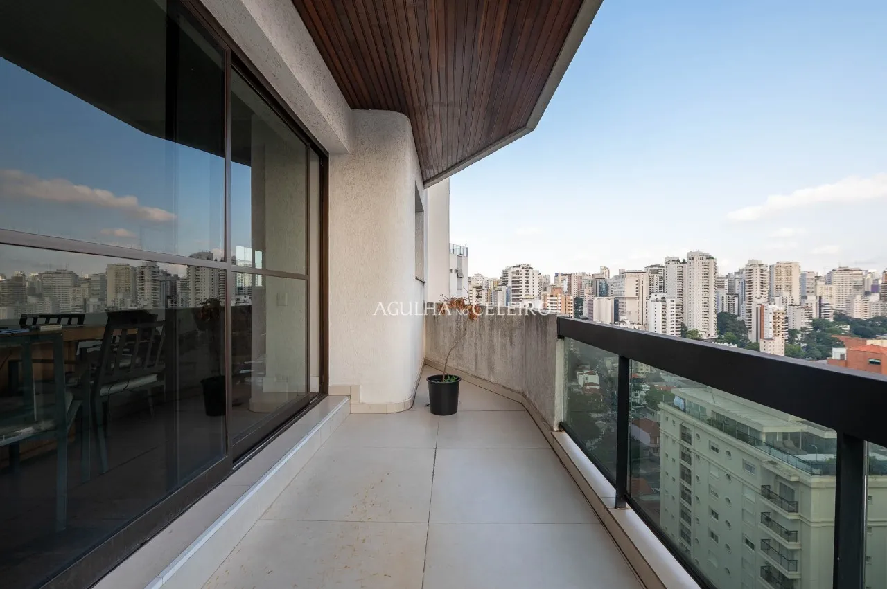 Cobertura de 420m² com Piscina Privativa e Vista para o Pacaembu – 21697