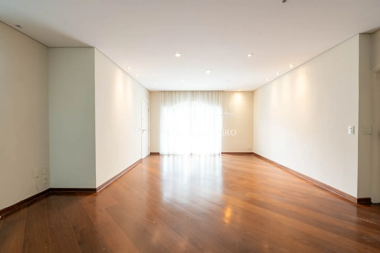 O privilégio de viver cercado pelo verde em uma cobertura única. – 21707