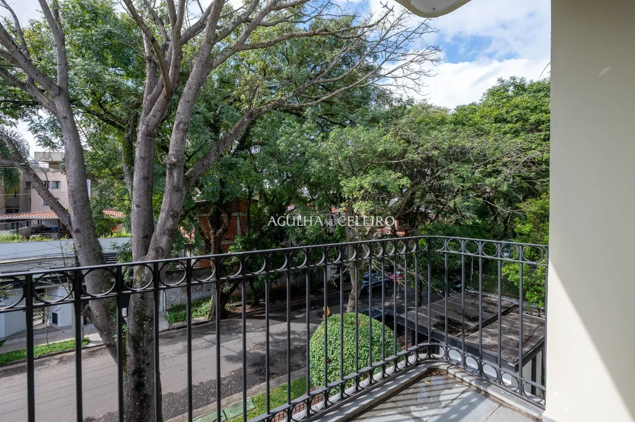 O privilégio de viver cercado pelo verde em uma cobertura única. – 21707