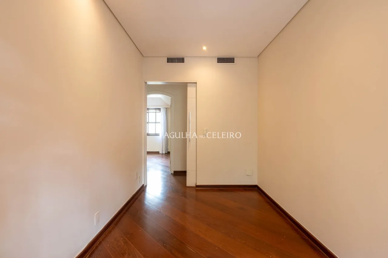 O privilégio de viver cercado pelo verde em uma cobertura única. – 21707