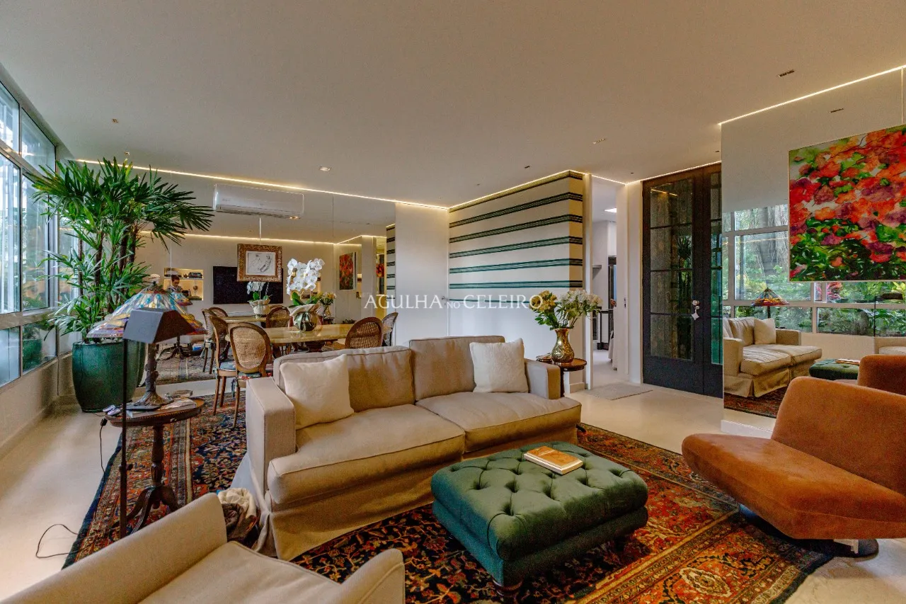 Apartamento totalmente reformado â venda no Itaim Bibi. – 21761