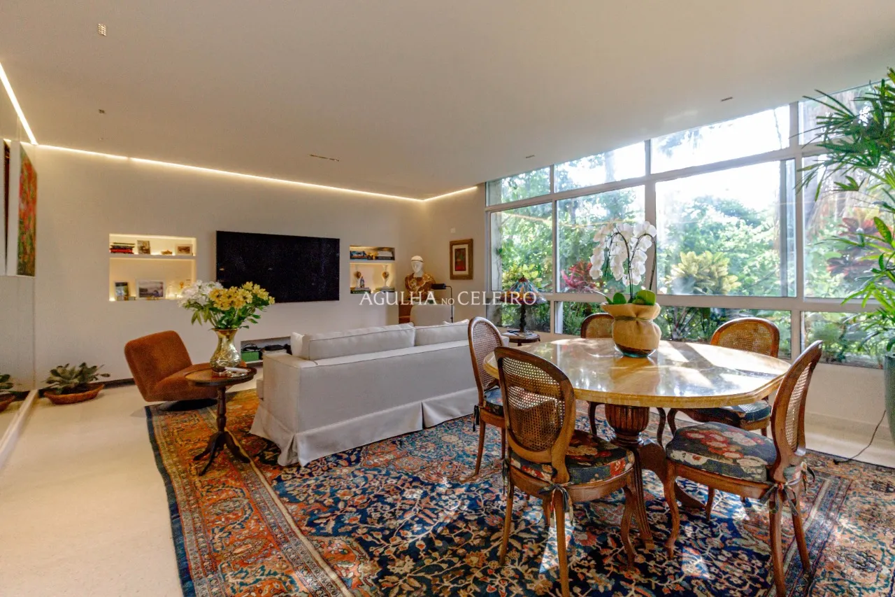 Apartamento totalmente reformado â venda no Itaim Bibi. – 21761