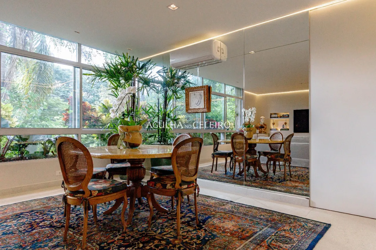 Apartamento totalmente reformado â venda no Itaim Bibi. – 21761