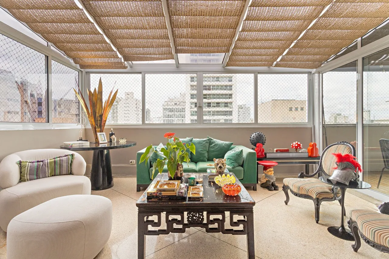 Cobertura penthouse reformada com terraço e vista aberta – 21785
