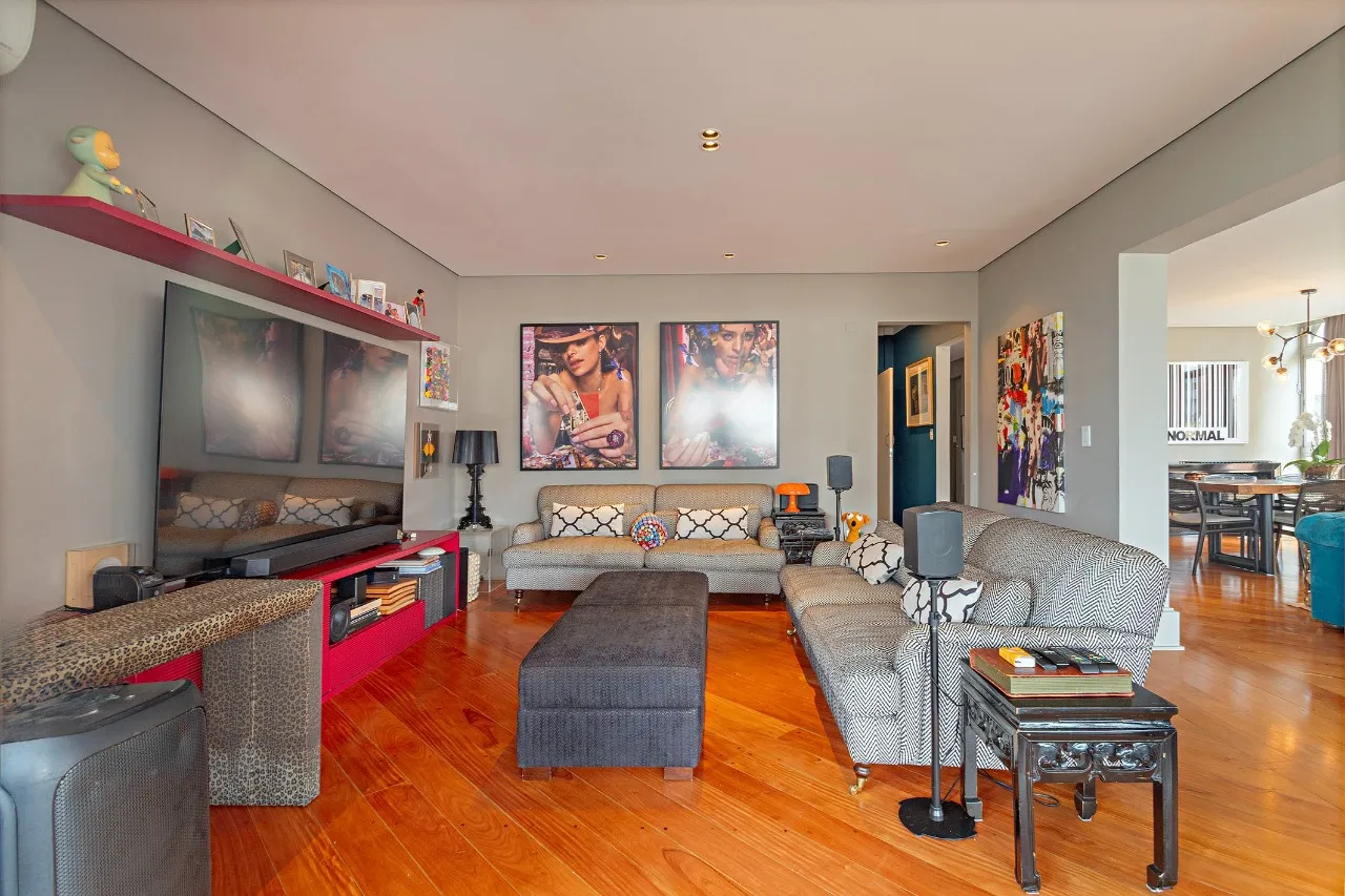 Cobertura penthouse reformada com terraço e vista aberta – 21785