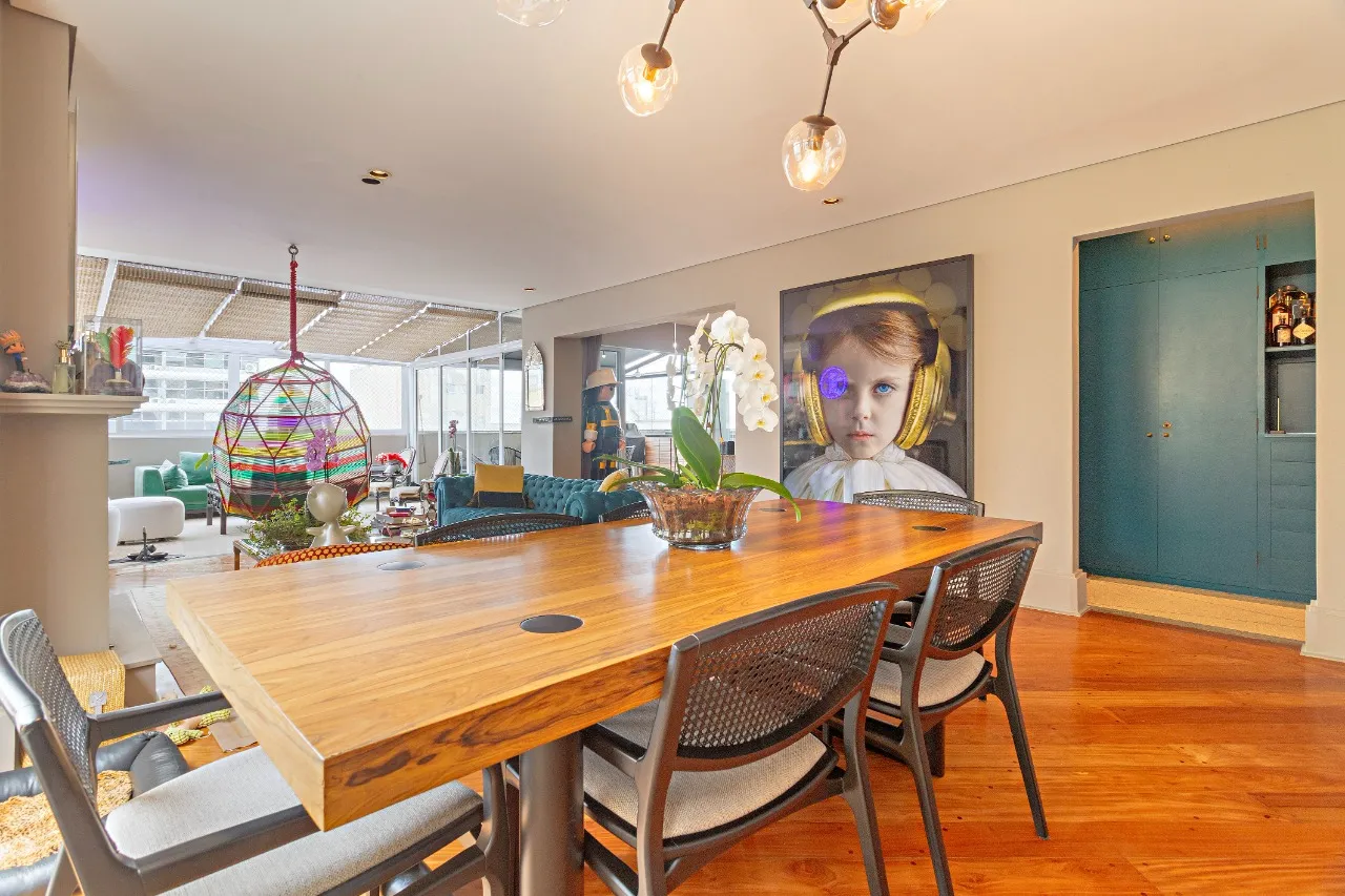 Cobertura penthouse reformada com terraço e vista aberta – 21785