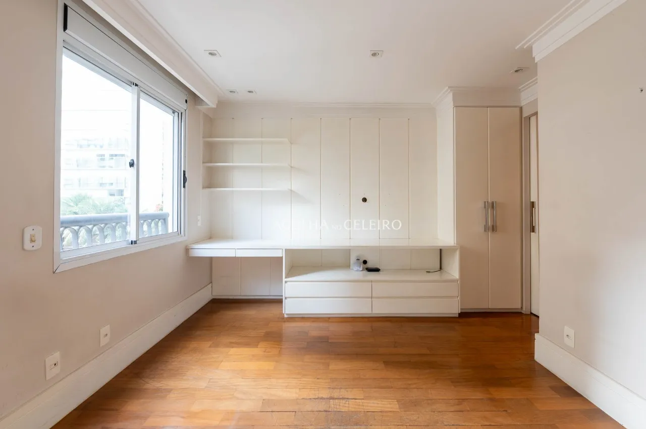 Apartamento à venda em Moema. – 21997