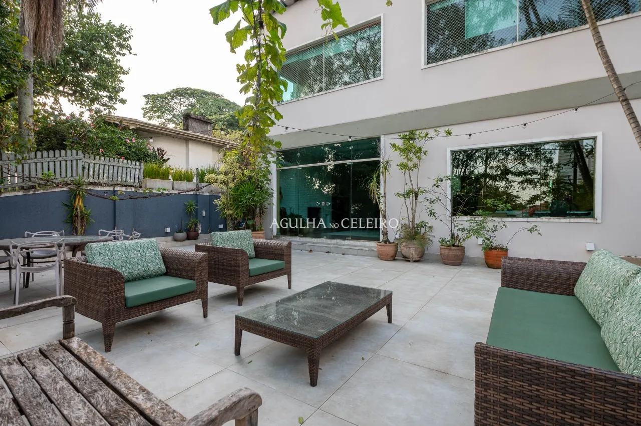 Casa à venda em rua tranquila da Vila Madalena. – 22000