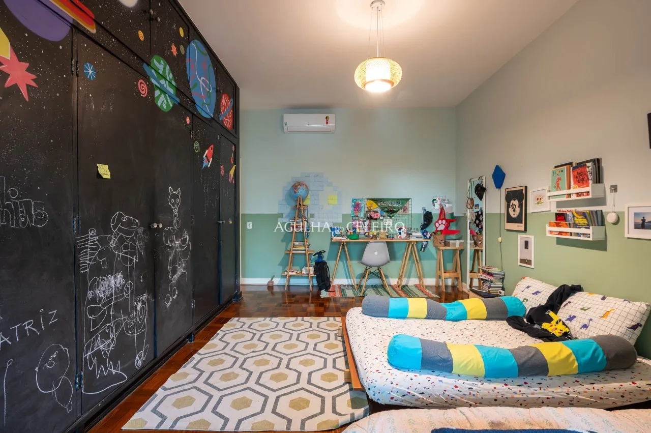 Casa à venda em rua tranquila da Vila Madalena. – 22000