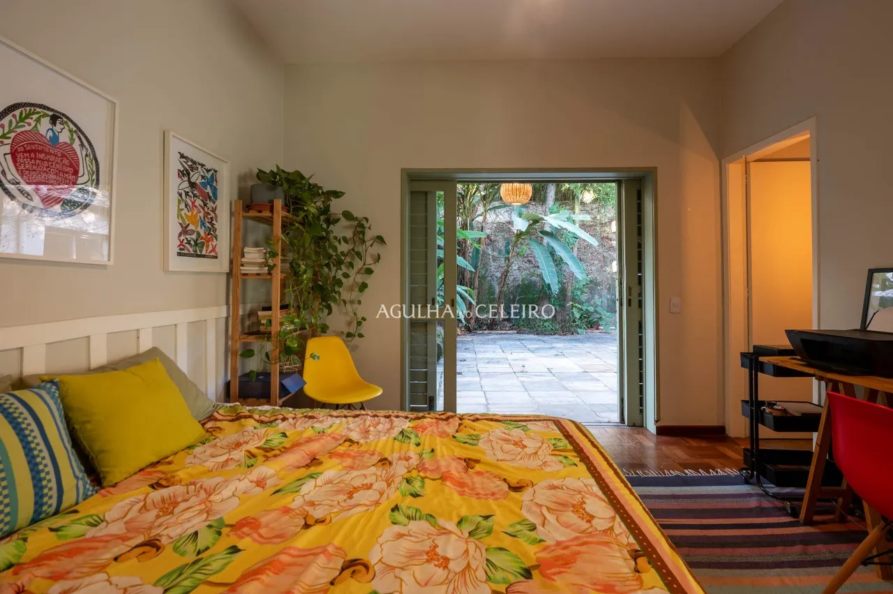Casa à venda em rua tranquila da Vila Madalena. – 22000