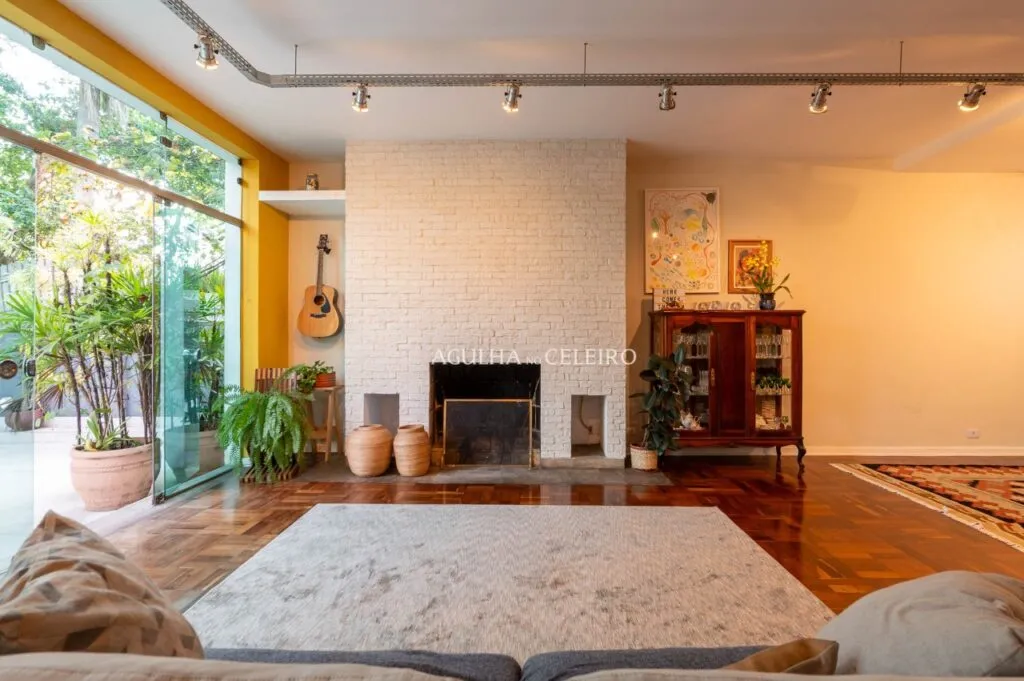 Casa à venda em rua tranquila da Vila Madalena. – 22000