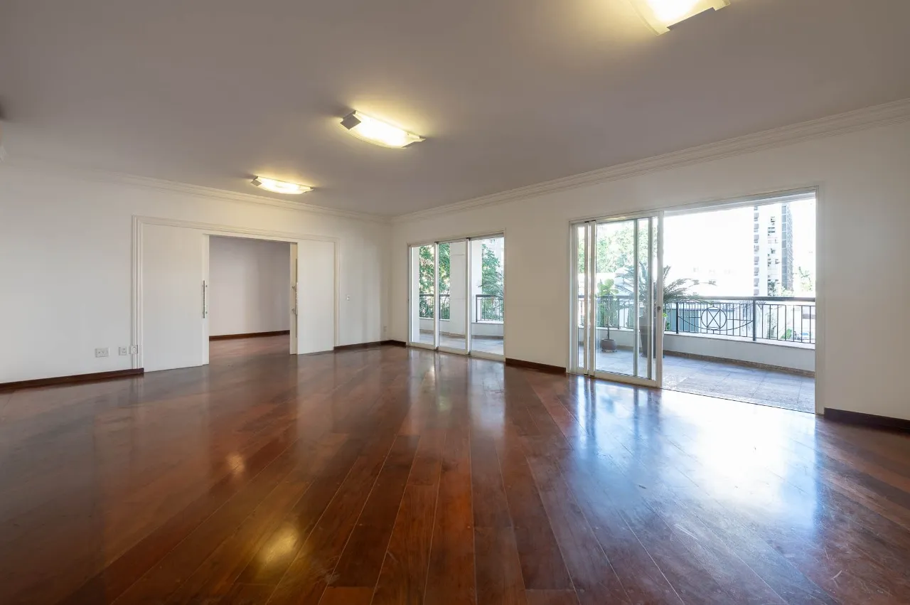 Apartamento em edifício desejado e localização única à venda no Jardim América. – 22025