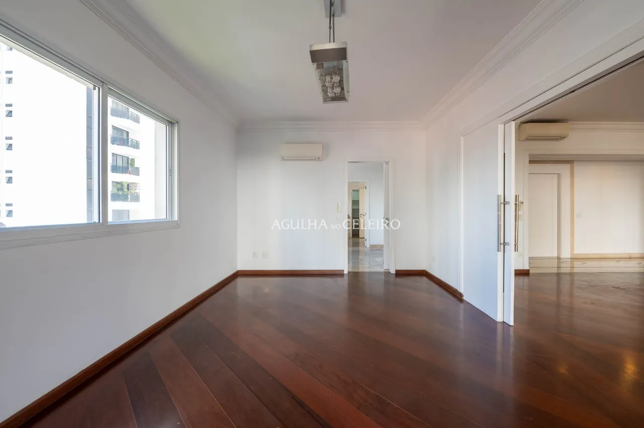 Apartamento em edifício desejado e localização única à venda no Jardim América. – 22025