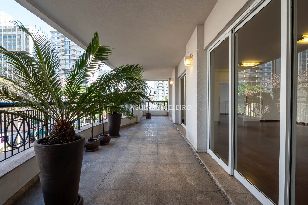 Apartamento em edifício desejado e localização única à venda no Jardim América. – 22025