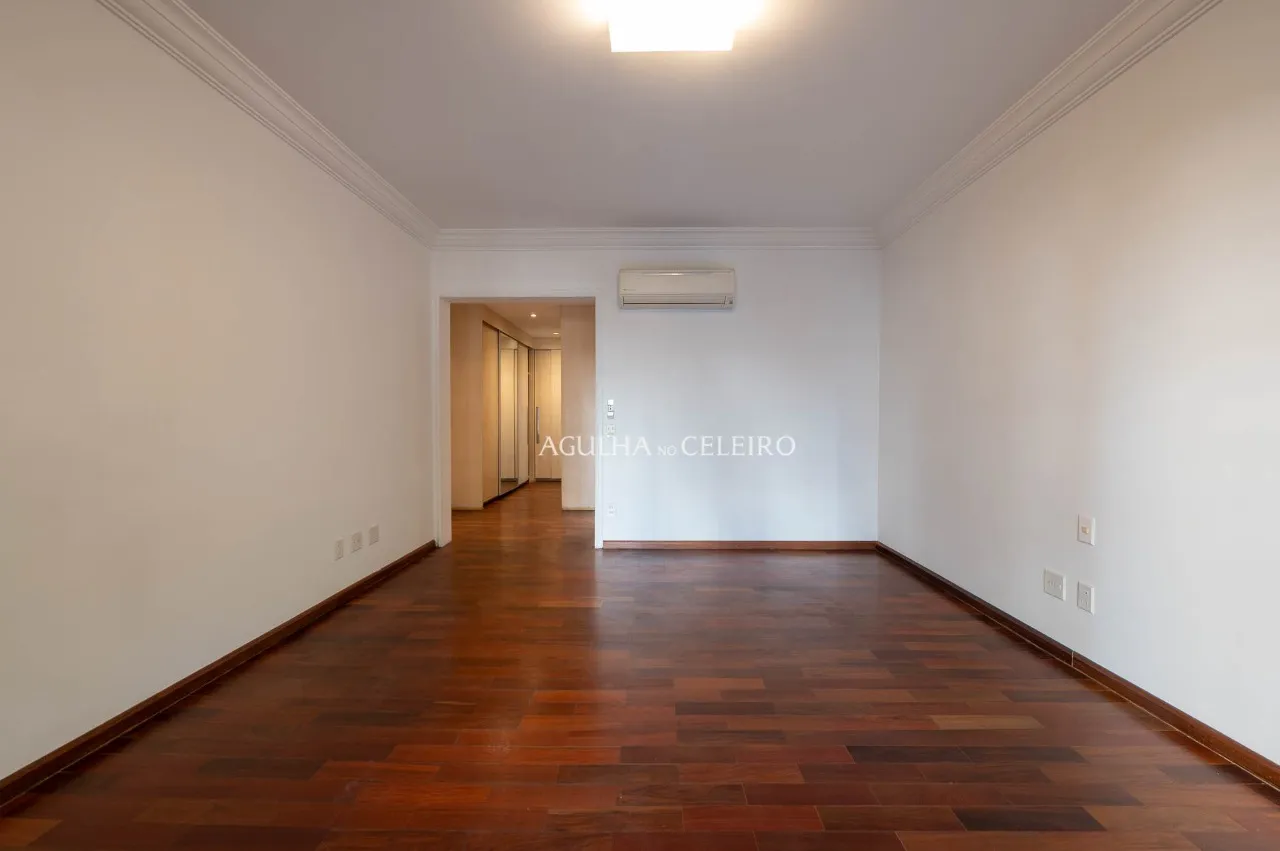 Apartamento em edifício desejado e localização única à venda no Jardim América. – 22025