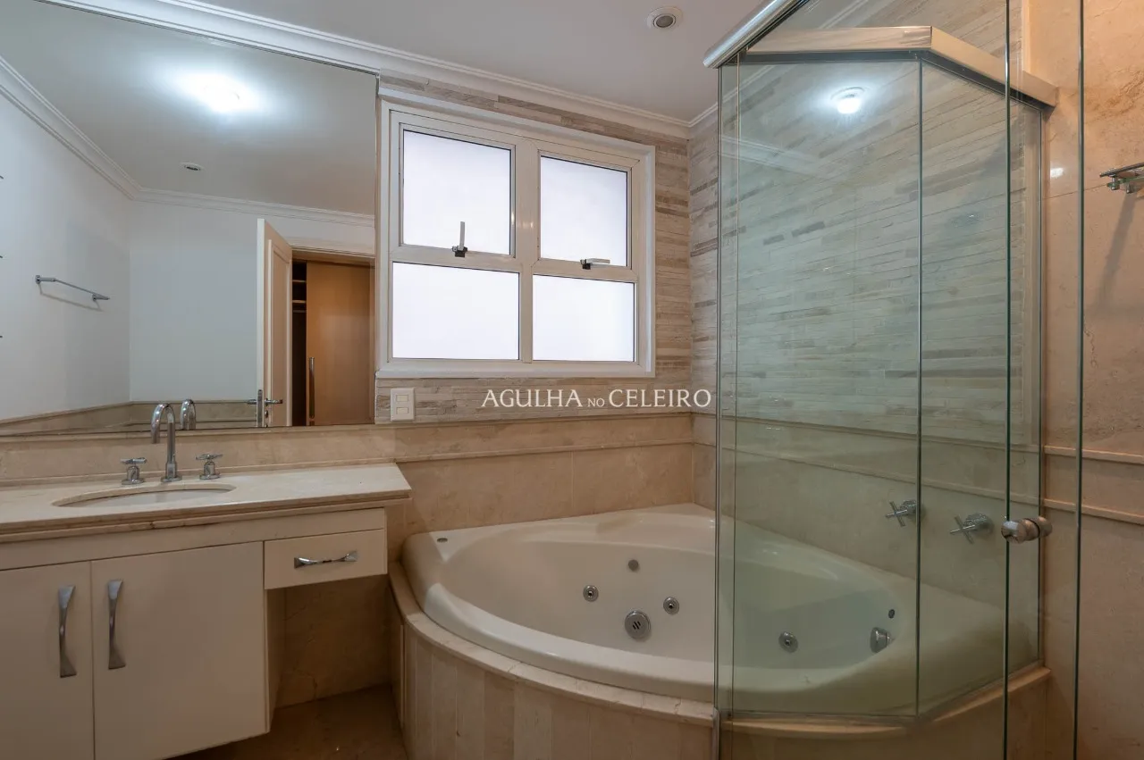 Apartamento em edifício desejado e localização única à venda no Jardim América. – 22025
