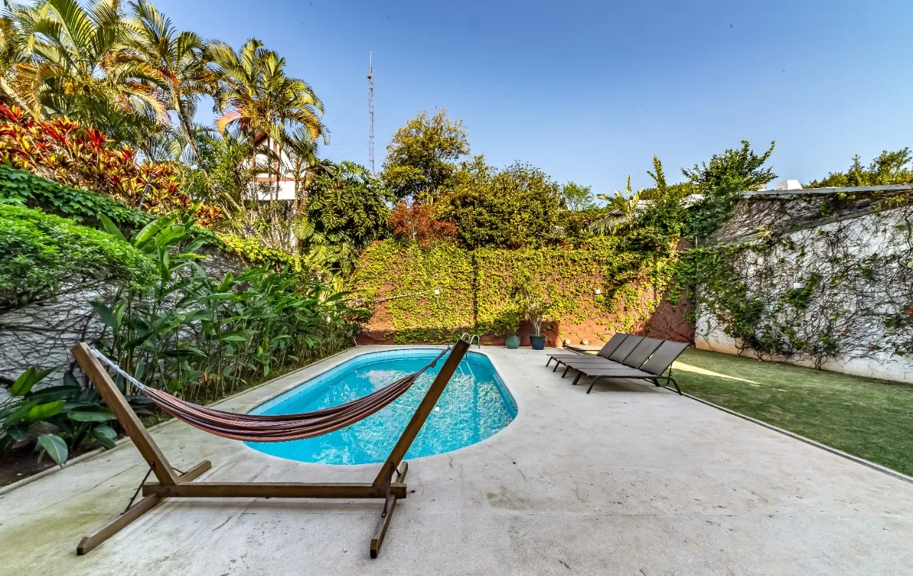 Inspire e respire dias mais verdes e iluminados nesta belíssima casa no Alto de Pinheiros. – 22179