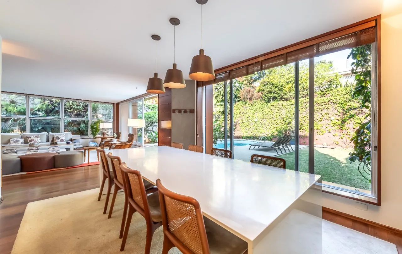 Inspire e respire dias mais verdes e iluminados nesta belíssima casa no Alto de Pinheiros. – 22179